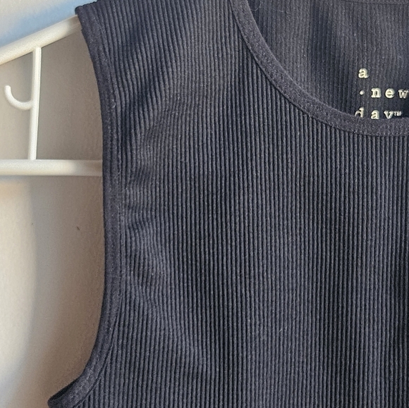 A New Day Slim Fit Ribbed Crop Tank in Women's M - Picture 5 of 9